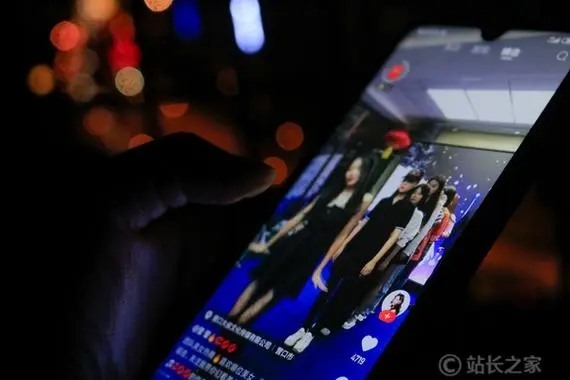 快手官方靠什么赚钱？